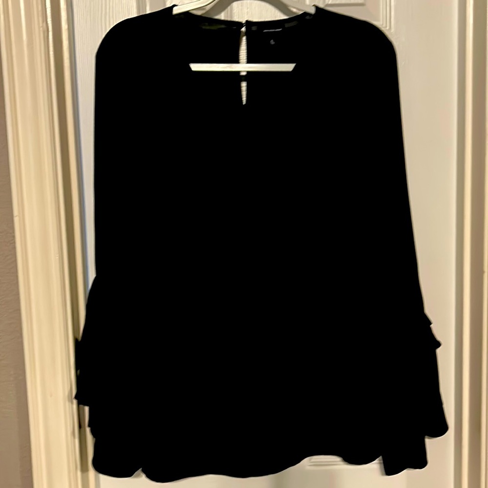 Black long sleeve Nordstrom top. 100% polyester  wore once.   ‘WHO WHAT WEAR -XL